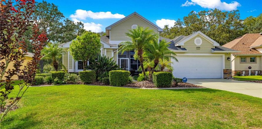 House in Mount Dora, Florida 3 bedrooms, 199.93 sq.m. № 1780980