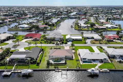 Casa en venta en Punta Gorda, Florida, 3 dormitorios, 163.97 m2 № 1631504 - foto 2