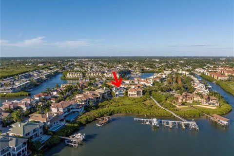 Casa en alquiler en Tampa, Florida, 4 dormitorios, 332.13 m2 № 2277478 - foto 3
