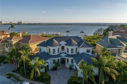 Casa en alquiler en Tampa, Florida, 4 dormitorios, 332.13 m2 № 2277478 - foto 2