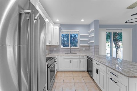 Купить таунхаус в Ривьера-Бич, Флорида 2 спальни, 111.39м2, № 1964001 - фото 14