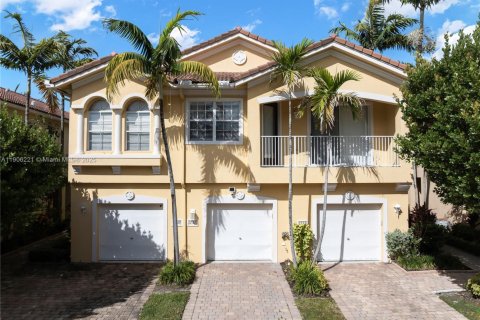 Купить таунхаус в Ривьера-Бич, Флорида 2 спальни, 111.39м2, № 1964001 - фото 1