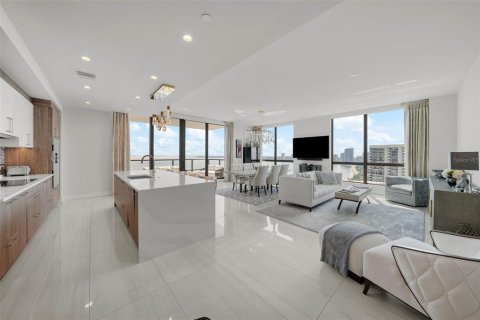 Condo in Tampa, Florida, 3 bedrooms  № 1638241 - photo 3