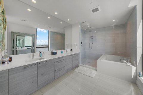 Condo in Tampa, Florida, 3 bedrooms  № 1638241 - photo 18