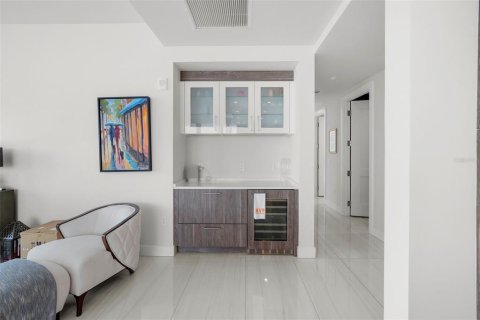 Condo in Tampa, Florida, 3 bedrooms  № 1638241 - photo 11