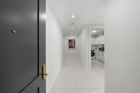 Condo in Tampa, Florida, 3 bedrooms  № 1638241 - photo 2
