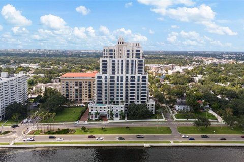 Condo in Tampa, Florida, 3 bedrooms  № 1638241 - photo 1