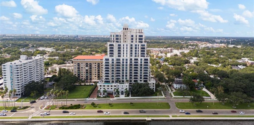 Condo in Tampa, Florida, 3 bedrooms № 1638241