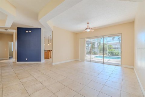House in Valrico, Florida 4 bedrooms, 233.74 sq.m. № 1901217 - photo 10