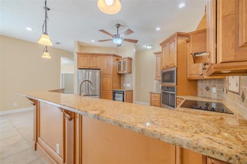 House in Valrico, Florida 4 bedrooms, 233.74 sq.m. № 1901217 - photo 17