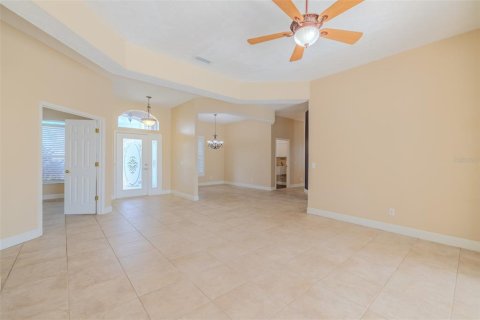House in Valrico, Florida 4 bedrooms, 233.74 sq.m. № 1901217 - photo 8