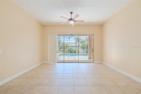 House in Valrico, Florida 4 bedrooms, 233.74 sq.m. № 1901217 - photo 9