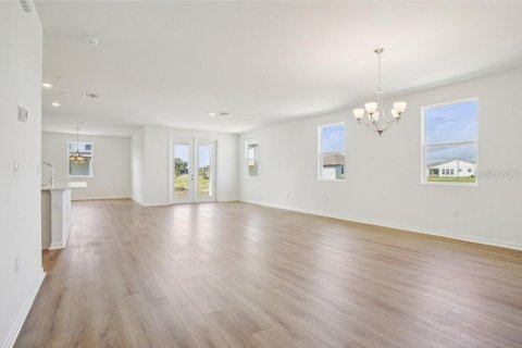 Casa en venta en Mount Dora, Florida, 3 dormitorios, 191.94 m2 № 2167441 - foto 3