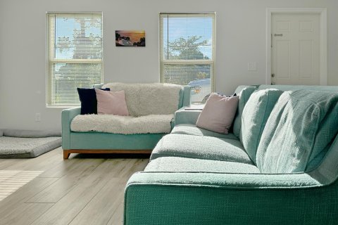 Villa ou maison à louer à Port St. Lucie, Floride: 4 chambres, 131.74 m2 № 2188221 - photo 8