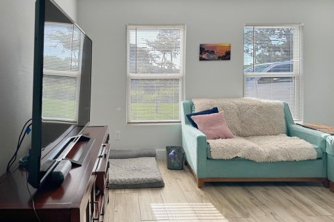 Villa ou maison à louer à Port St. Lucie, Floride: 4 chambres, 131.74 m2 № 2188221 - photo 5