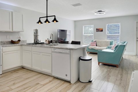 Villa ou maison à louer à Port St. Lucie, Floride: 4 chambres, 131.74 m2 № 2188221 - photo 4