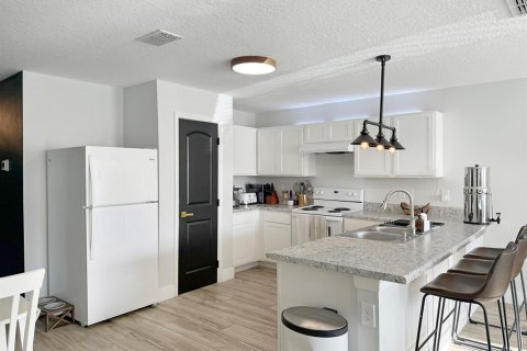 Villa ou maison à louer à Port St. Lucie, Floride: 4 chambres, 131.74 m2 № 2188221 - photo 7
