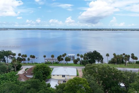House in Cocoa, Florida 5 bedrooms, 406.17 sq.m. № 1699075 - photo 15