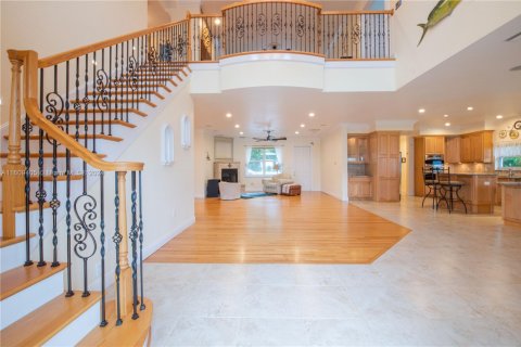 House in Cocoa, Florida 5 bedrooms, 406.17 sq.m. № 1699075 - photo 26