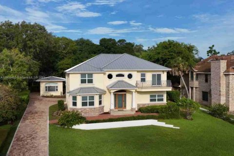 House in Cocoa, Florida 5 bedrooms, 406.17 sq.m. № 1699075 - photo 2