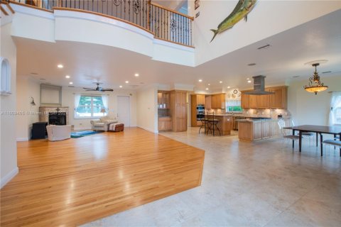 House in Cocoa, Florida 5 bedrooms, 406.17 sq.m. № 1699075 - photo 28