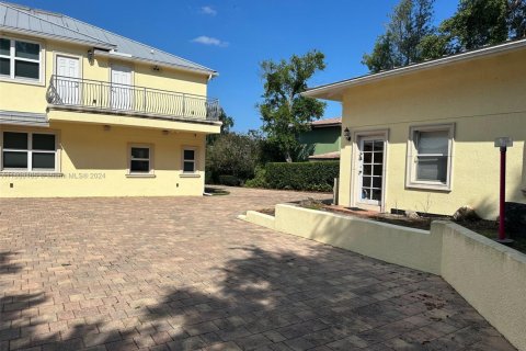 House in Cocoa, Florida 5 bedrooms, 406.17 sq.m. № 1699075 - photo 22