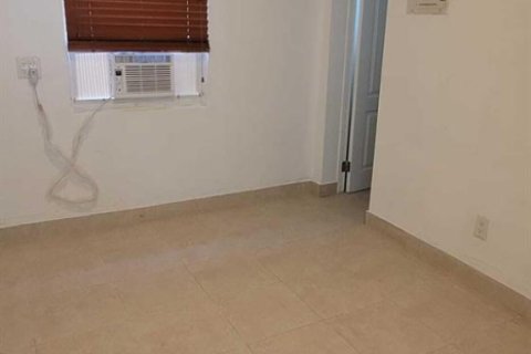 Commercial property in Hollywood, Florida 166.85 sq.m. № 2146971 - photo 6