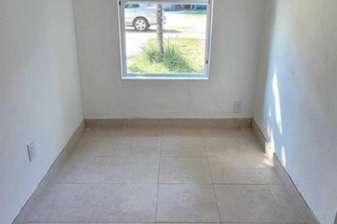 Commercial property in Hollywood, Florida 166.85 sq.m. № 2146971 - photo 5