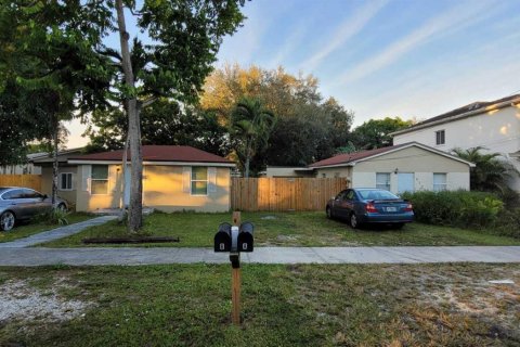 Propiedad comercial en Hollywood, Florida 166.85 m2 № 2146971