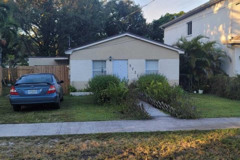 Commercial property in Hollywood, Florida 166.85 sq.m. № 2146971 - photo 3