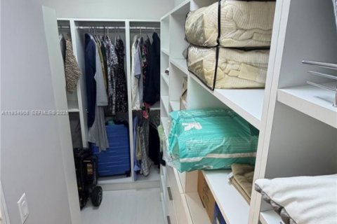 Купить кондоминиум в Санни-Айлс-Бич, Флорида 2 спальни, 141.3м2, № 1993107 - фото 18