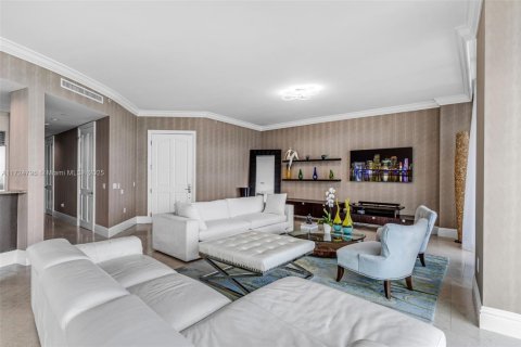 Condo in Bal Harbour, Florida, 2 bedrooms  № 2035450 - photo 10