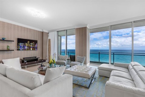 Condo in Bal Harbour, Florida, 2 bedrooms  № 2035450 - photo 9