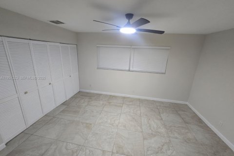 Condominio en alquiler en Lauderdale Lakes, Florida, 2 dormitorios, 87.7 m2 № 2080469 - foto 6