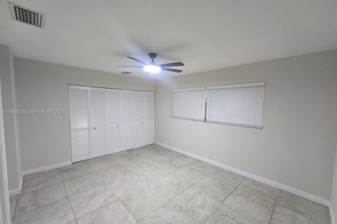 Condominio en alquiler en Lauderdale Lakes, Florida, 2 dormitorios, 87.7 m2 № 2080469 - foto 5