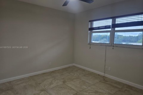 Condominio en alquiler en Lauderdale Lakes, Florida, 2 dormitorios, 87.7 m2 № 2080469 - foto 20
