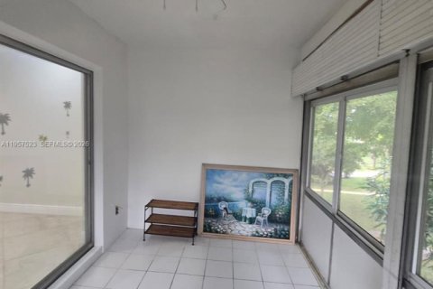 Condominio en alquiler en Lauderdale Lakes, Florida, 2 dormitorios, 87.7 m2 № 2080469 - foto 27
