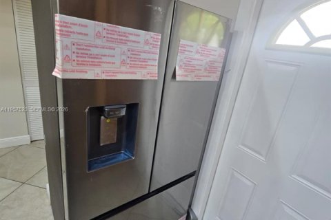 Condominio en alquiler en Lauderdale Lakes, Florida, 2 dormitorios, 87.7 m2 № 2080469 - foto 14