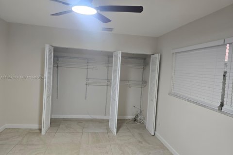 Condominio en alquiler en Lauderdale Lakes, Florida, 2 dormitorios, 87.7 m2 № 2080469 - foto 8