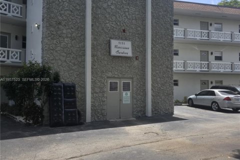 Condominio en Lauderdale Lakes, Florida, 2 dormitorios № 2080469