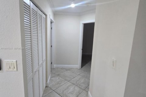 Condominio en alquiler en Lauderdale Lakes, Florida, 2 dormitorios, 87.7 m2 № 2080469 - foto 25