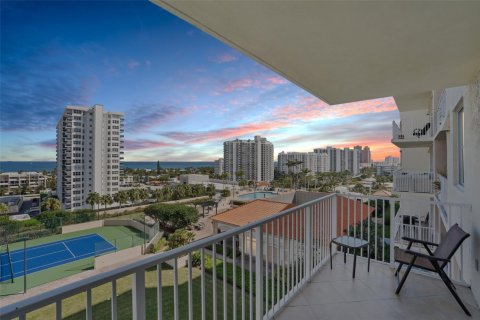 Copropriété à vendre à Fort Lauderdale, Floride: 1 chambre, 69.68 m2 № 1011531 - photo 1