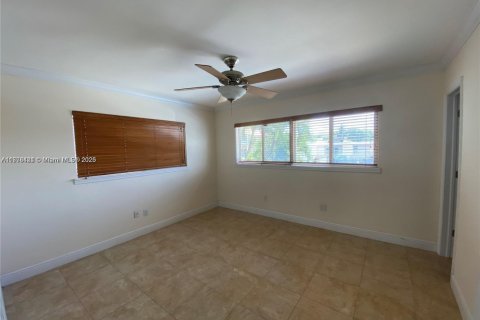 Condo in North Miami Beach, Florida, 2 bedrooms  № 1620753 - photo 3