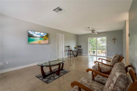 Villa ou maison à vendre à Deltona, Floride: 2 chambres, 95.22 m2 № 2339284 - photo 5