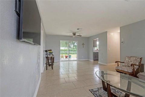 Villa ou maison à vendre à Deltona, Floride: 2 chambres, 95.22 m2 № 2339284 - photo 6