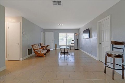 Villa ou maison à vendre à Deltona, Floride: 2 chambres, 95.22 m2 № 2339284 - photo 8