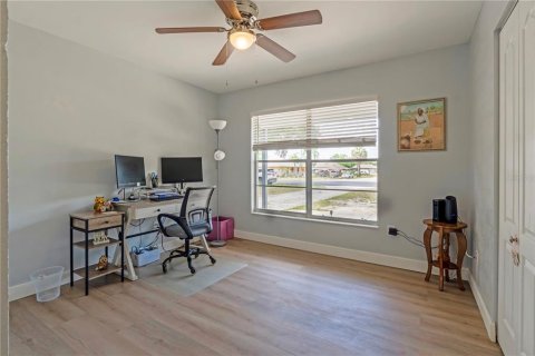 Villa ou maison à vendre à Deltona, Floride: 2 chambres, 95.22 m2 № 2339284 - photo 15