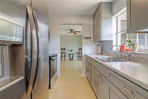 Villa ou maison à vendre à Deltona, Floride: 2 chambres, 95.22 m2 № 2339284 - photo 17