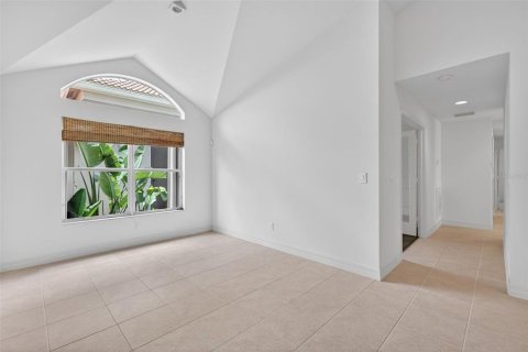 Купить виллу или дом в Нейплс, Флорида 9 комнат, 163.51м2, № 2149774 - фото 10