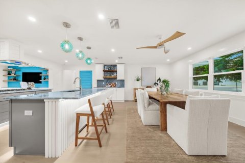 Villa ou maison à vendre à Bradenton, Floride: 3 chambres, 165.46 m2 № 2426849 - photo 4